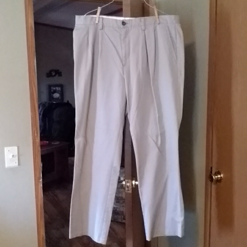 - Dockers Khaki D3 pants